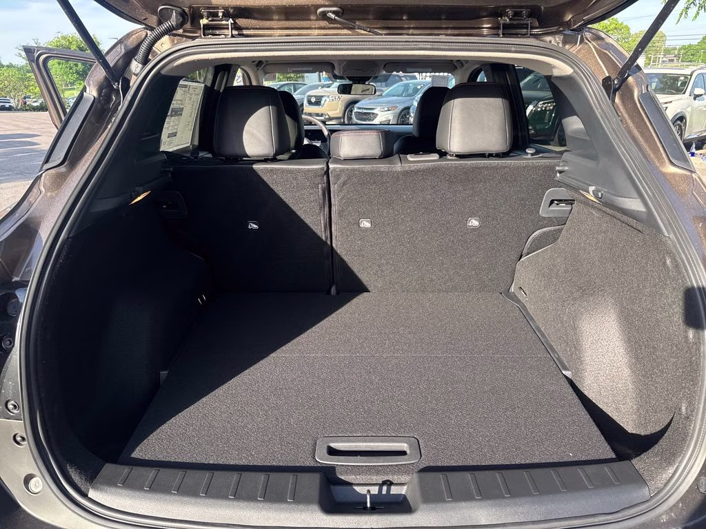 2026 Canyon Bronze Metallic Nissan Kicks SR FWD SUV