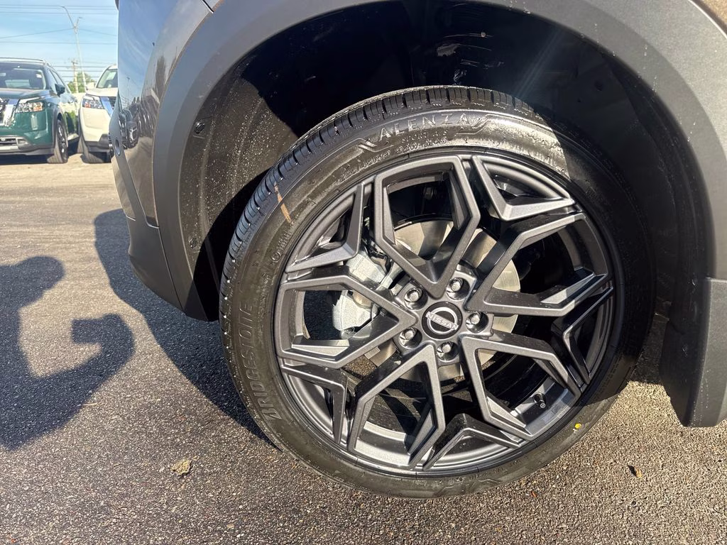 2026 Canyon Bronze Metallic Nissan Kicks SR FWD SUV