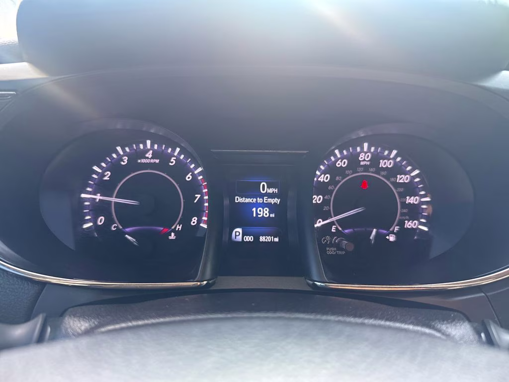 2017 Magnetic Gray Metallic Toyota Avalon XLE Premium FWD Sedan