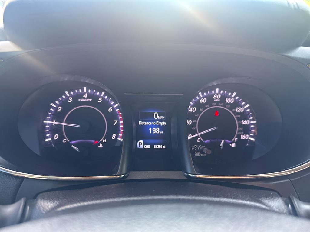 2017 Magnetic Gray Metallic Toyota Avalon XLE Premium FWD Sedan