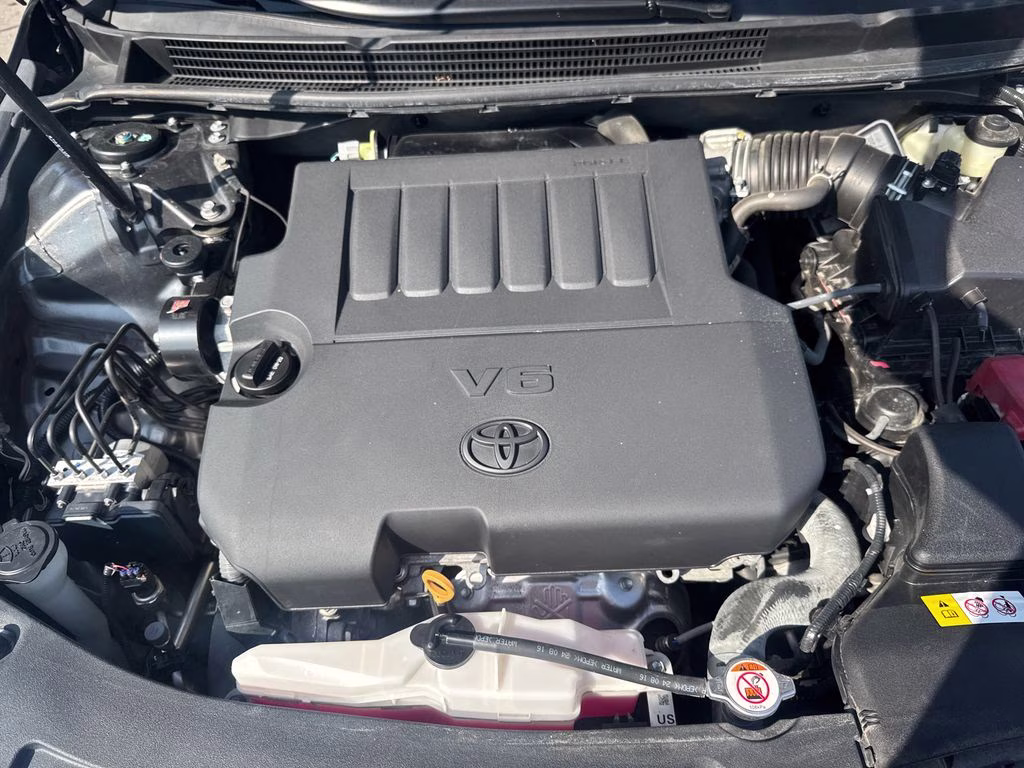 2017 Magnetic Gray Metallic Toyota Avalon XLE Premium FWD Sedan