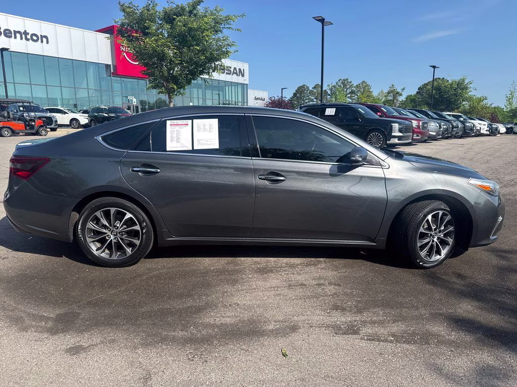 2017 Magnetic Gray Metallic Toyota Avalon XLE Premium FWD Sedan