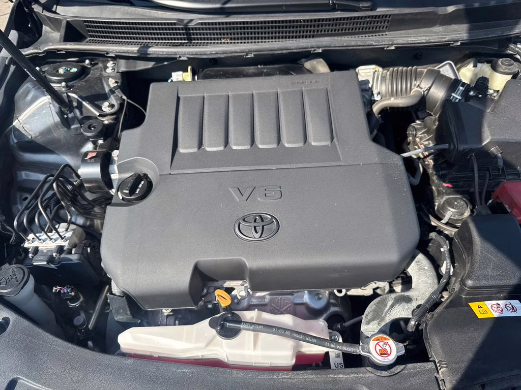 2017 Magnetic Gray Metallic Toyota Avalon XLE Premium FWD Sedan