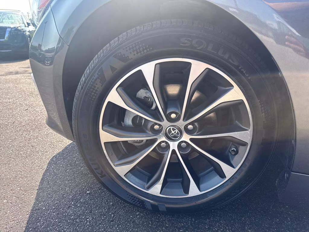 2017 Magnetic Gray Metallic Toyota Avalon XLE Premium FWD Sedan