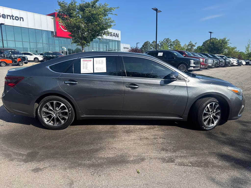 2017 Magnetic Gray Metallic Toyota Avalon XLE Premium FWD Sedan