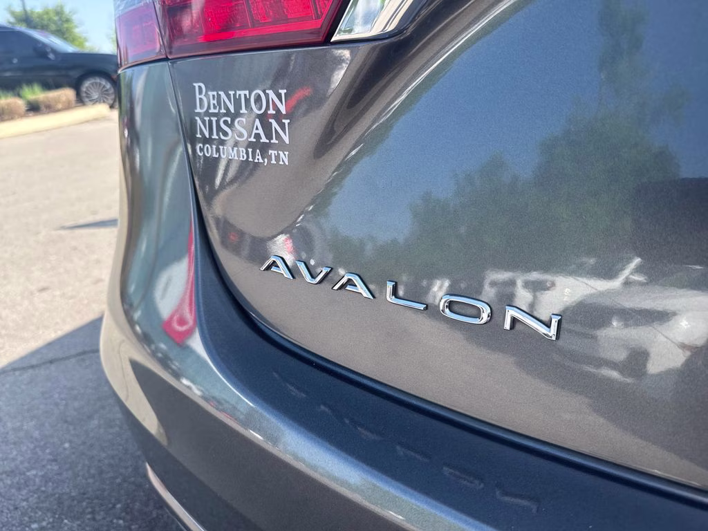 2017 Magnetic Gray Metallic Toyota Avalon XLE Premium FWD Sedan