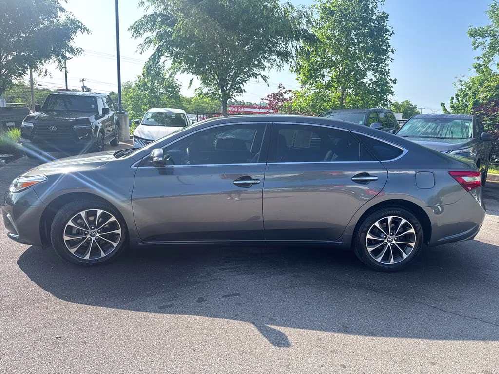 2017 Magnetic Gray Metallic Toyota Avalon XLE Premium FWD Sedan