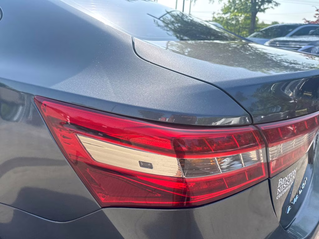 2017 Magnetic Gray Metallic Toyota Avalon XLE Premium FWD Sedan