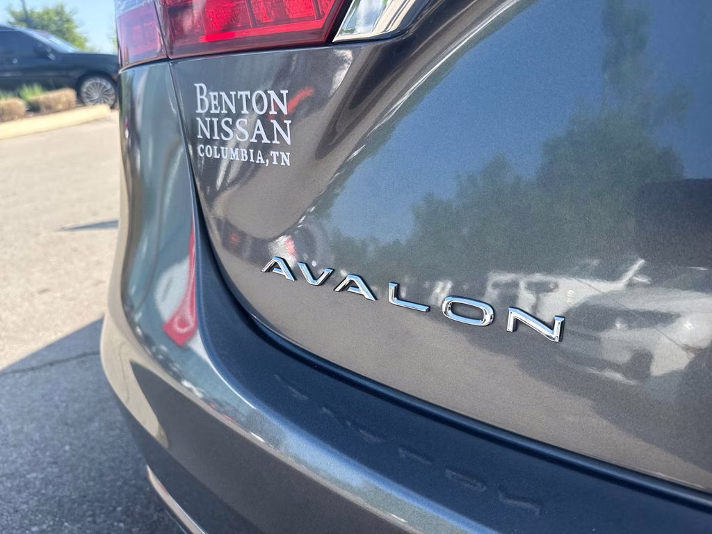 2017 Magnetic Gray Metallic Toyota Avalon XLE Premium FWD Sedan