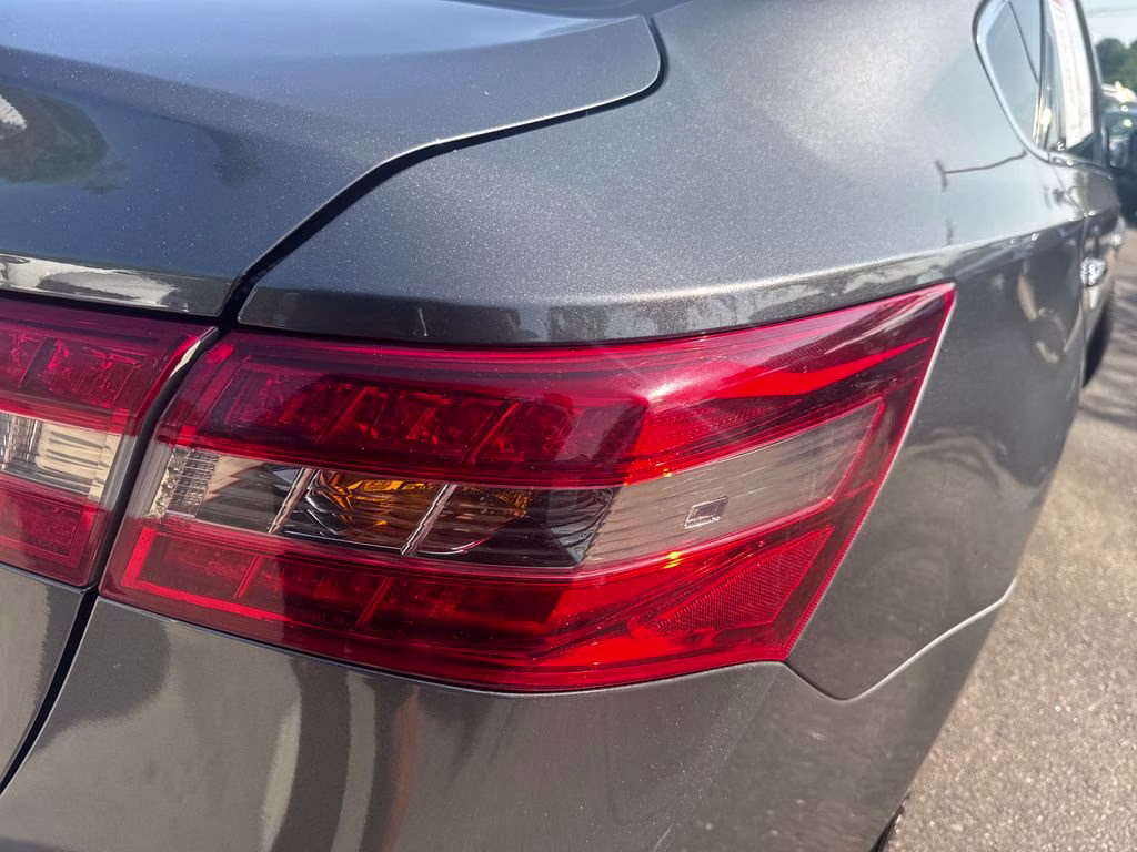 2017 Magnetic Gray Metallic Toyota Avalon XLE Premium FWD Sedan