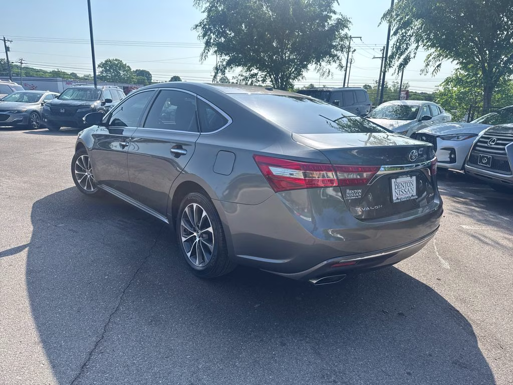 2017 Magnetic Gray Metallic Toyota Avalon XLE Premium FWD Sedan