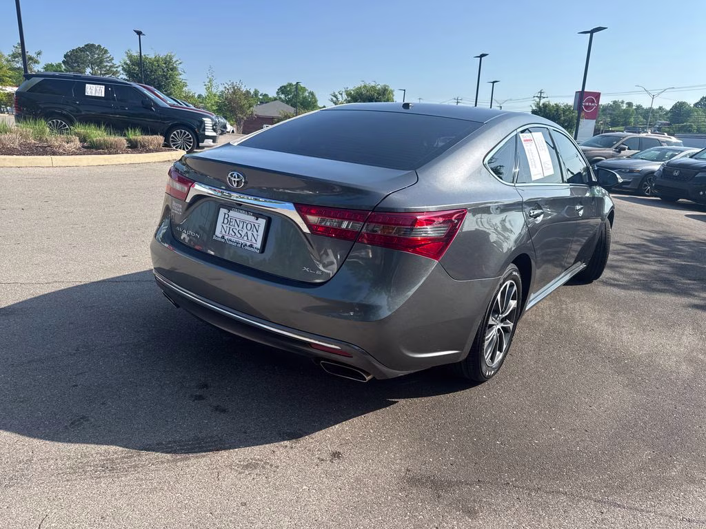 2017 Magnetic Gray Metallic Toyota Avalon XLE Premium FWD Sedan