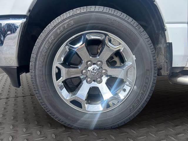 2021 Bright White Clearcoat Ram 1500 Big Horn 4X4 Truck