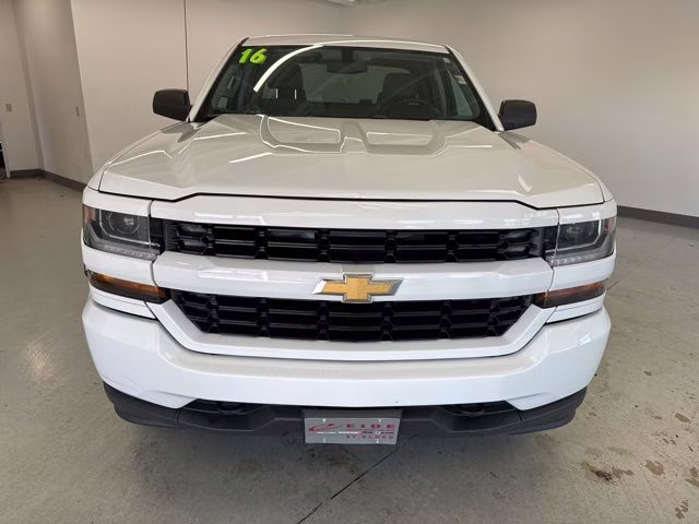 2016 Summit White Chevrolet Silverado 1500 Custom 4X4 Truck