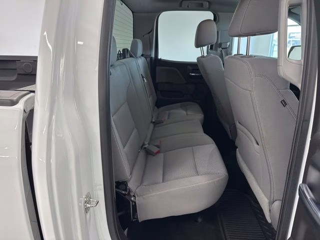2016 Summit White Chevrolet Silverado 1500 Custom 4X4 Truck