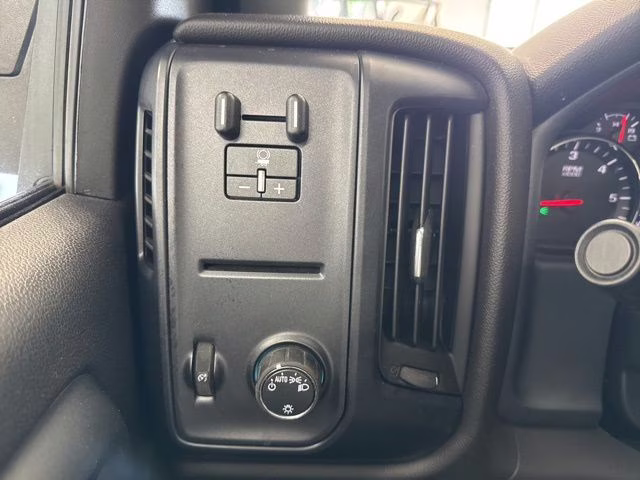2016 Summit White Chevrolet Silverado 1500 Custom 4X4 Truck