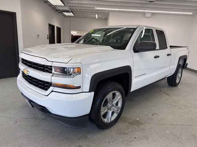 2016 Summit White Chevrolet Silverado 1500 Custom 4X4 Truck