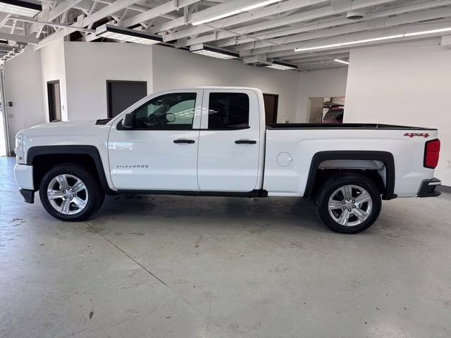 2016 Summit White Chevrolet Silverado 1500 Custom 4X4 Truck
