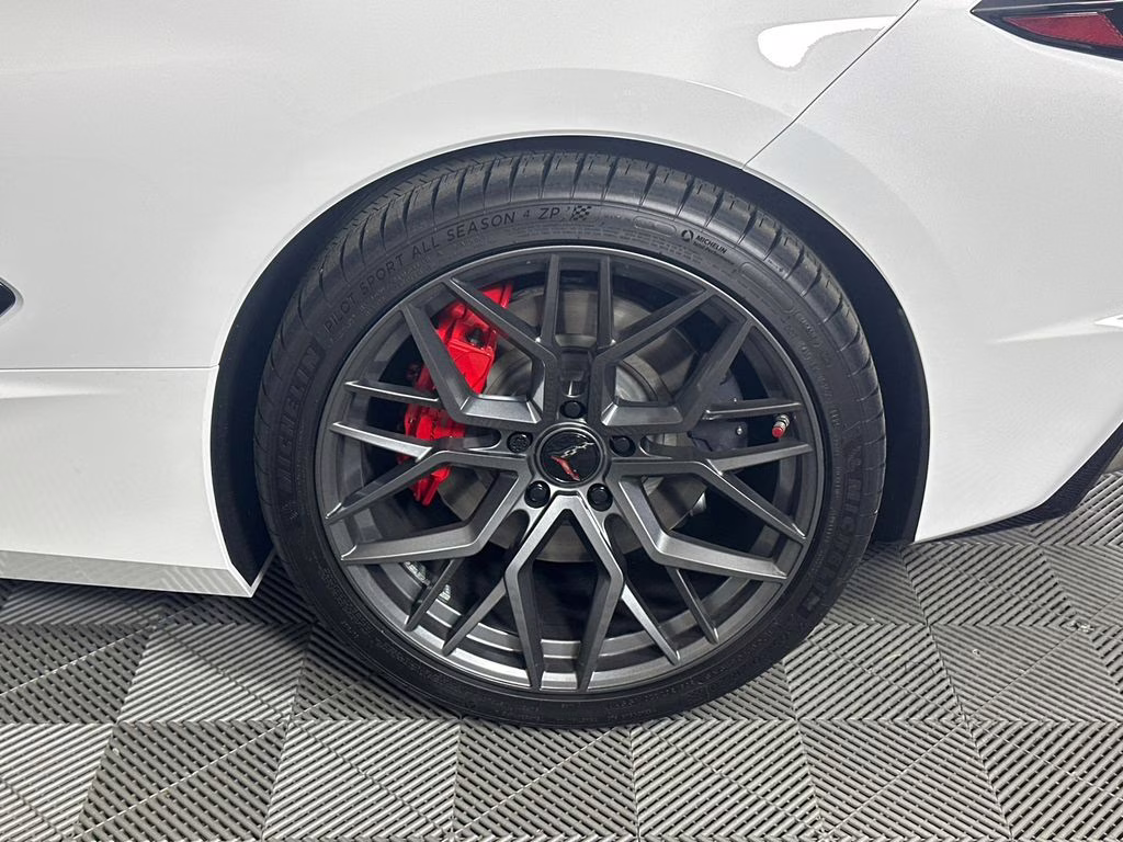 2024 Arctic White Chevrolet Corvette Stingray RWD Convertible