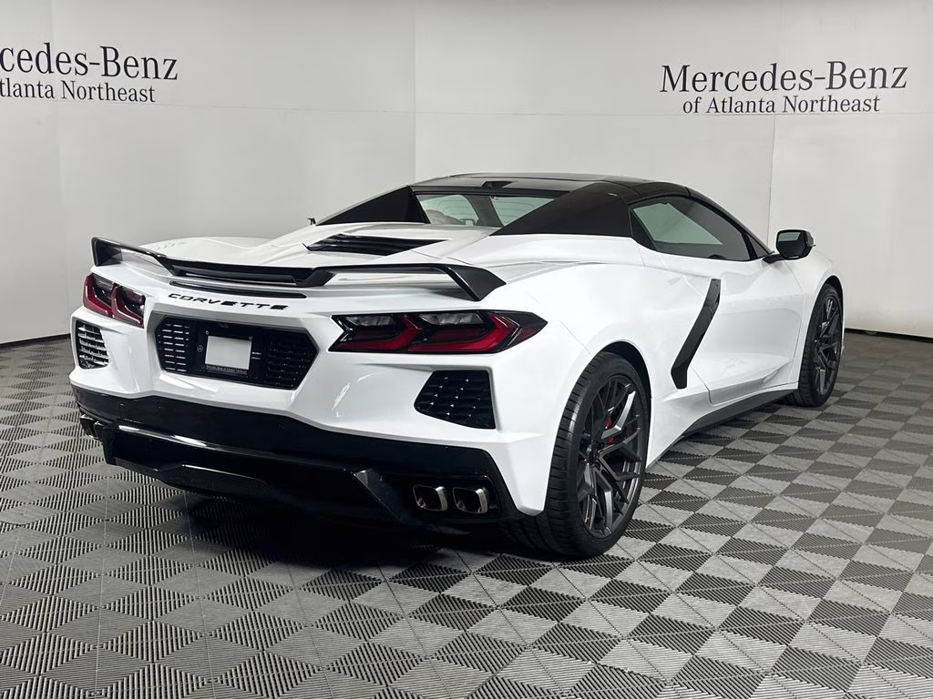 2024 Arctic White Chevrolet Corvette Stingray RWD Convertible