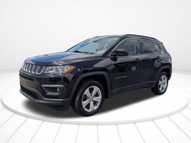 2018 Diamond Black Crystal Pearlcoat Jeep Compass Latitude FWD SUV