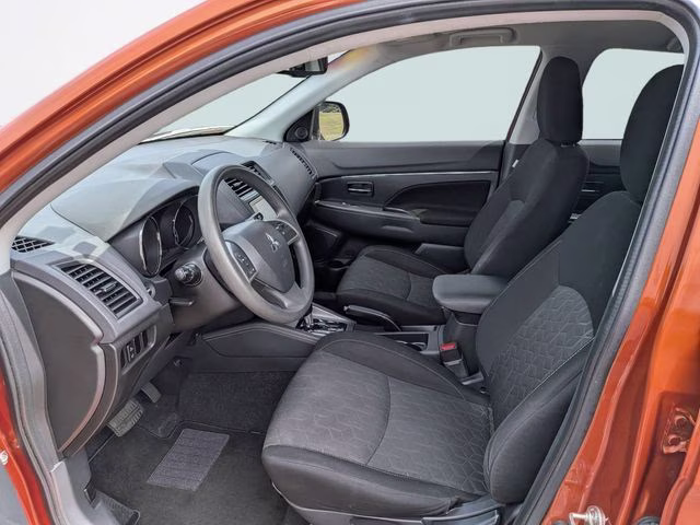 2021 Sunshine Orange Metallic Mitsubishi Outlander Sport 2.0 ES FWD SUV