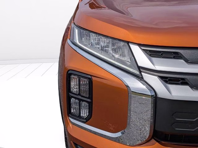2021 Sunshine Orange Metallic Mitsubishi Outlander Sport 2.0 ES FWD SUV