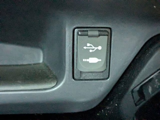 2019 Silver Knockout Metallic Toyota C-HR Limited FWD SUV