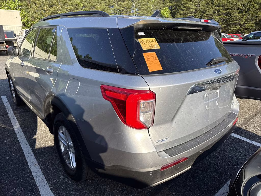 2023 Silver Metallic Ford Explorer XLT 4X4 SUV