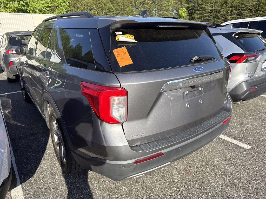 2022 Gray Metallic Ford Explorer XLT 4X4 SUV