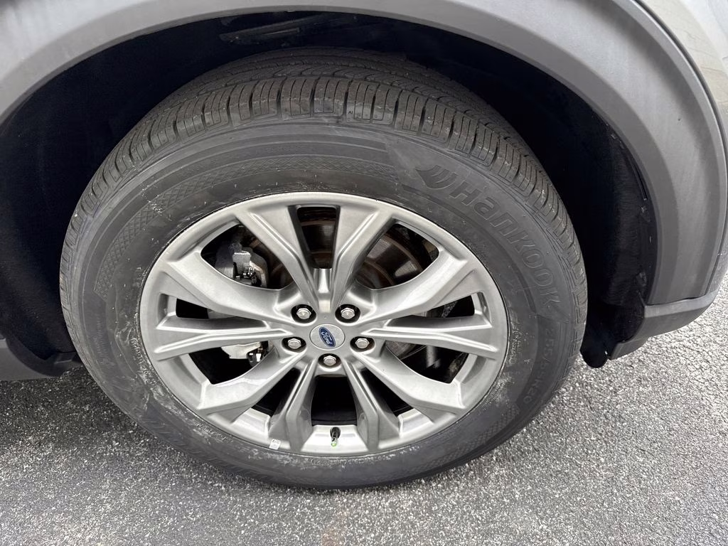 2022 Gray Metallic Ford Explorer XLT 4X4 SUV