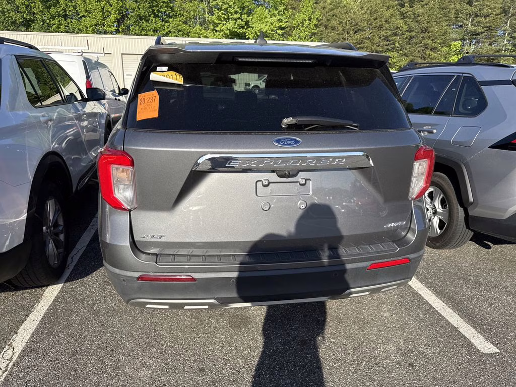 2022 Gray Metallic Ford Explorer XLT 4X4 SUV