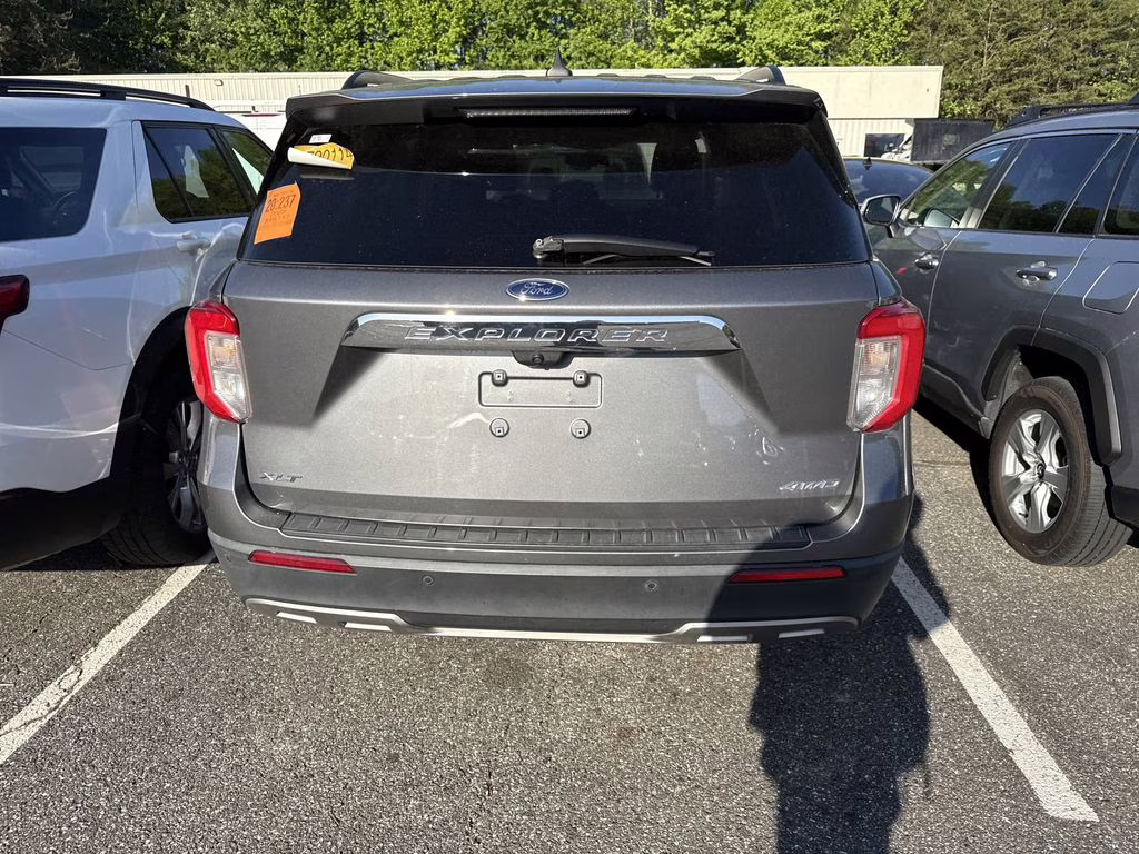 2022 Gray Metallic Ford Explorer XLT 4X4 SUV