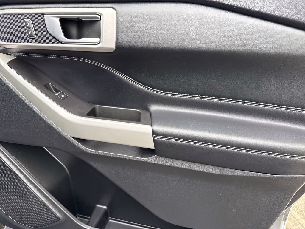 2022 Gray Metallic Ford Explorer XLT 4X4 SUV