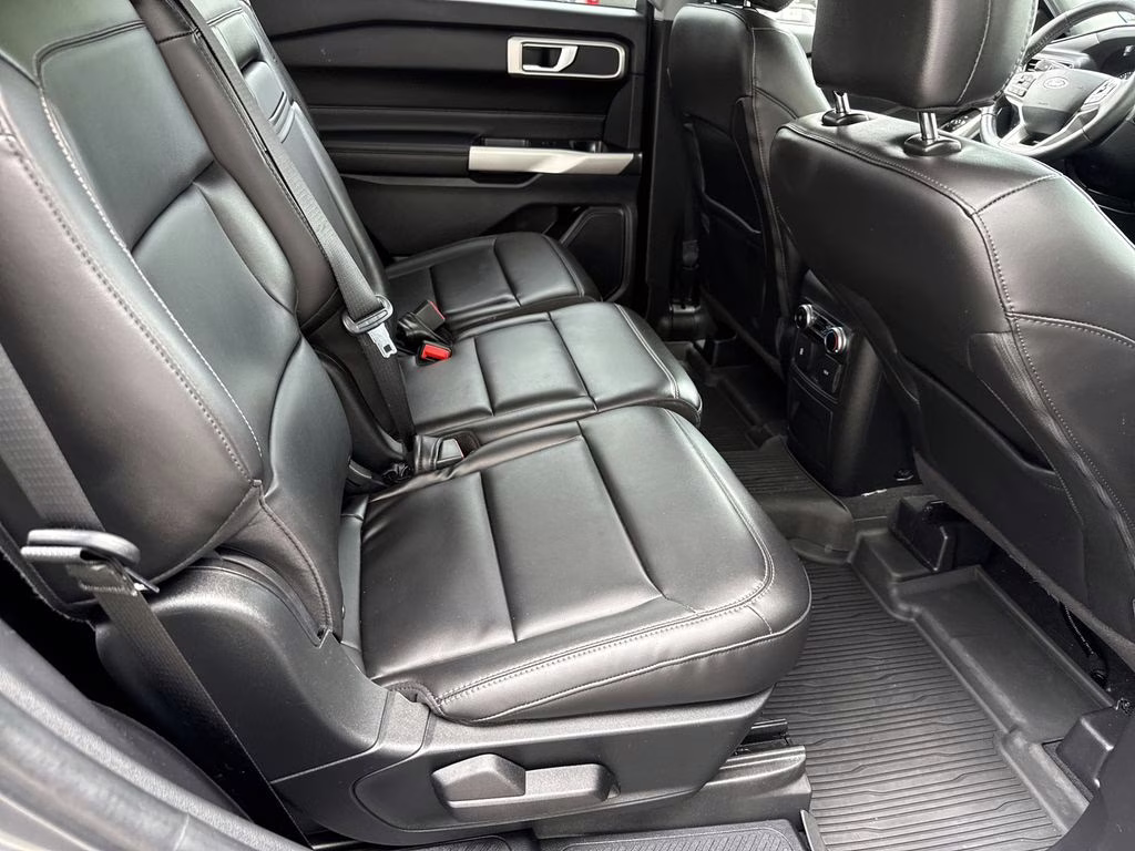 2022 Gray Metallic Ford Explorer XLT 4X4 SUV