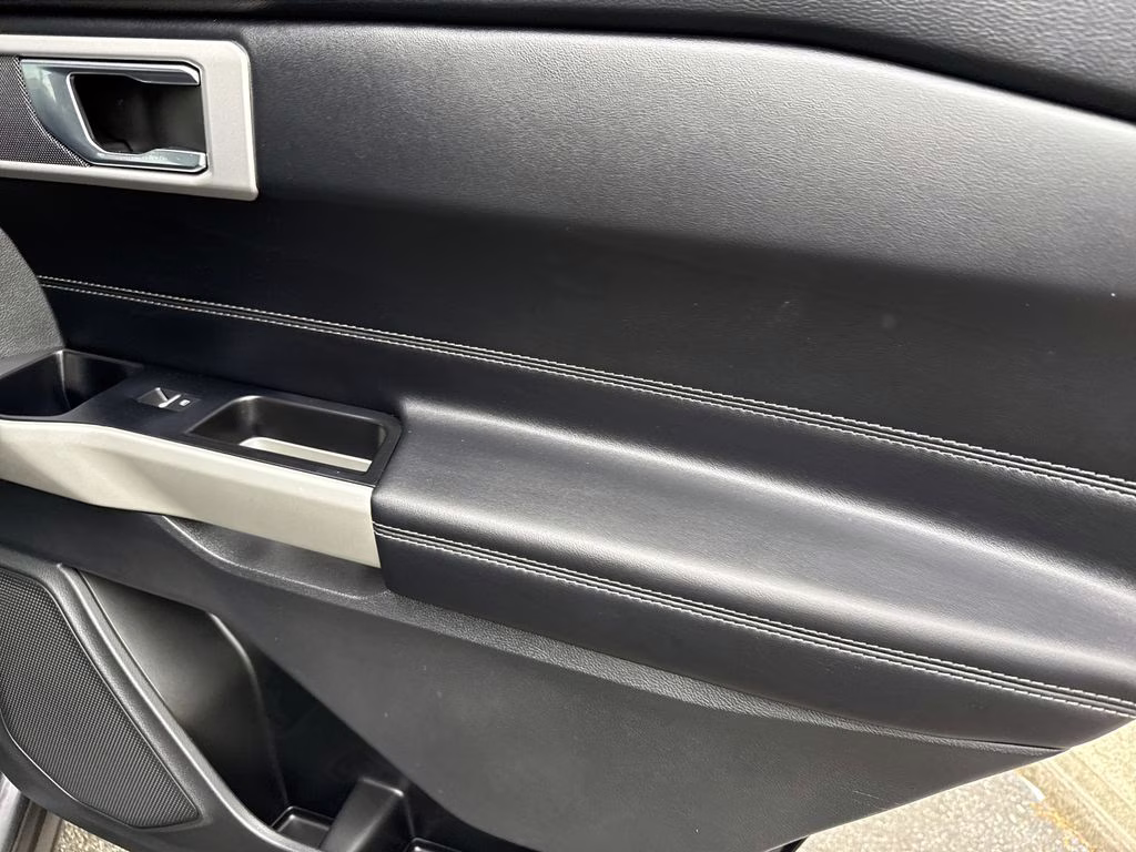 2022 Gray Metallic Ford Explorer XLT 4X4 SUV