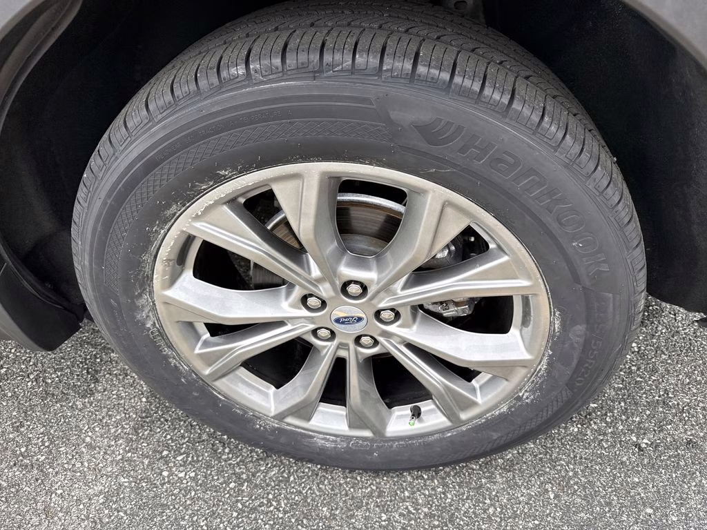 2022 Gray Metallic Ford Explorer XLT 4X4 SUV