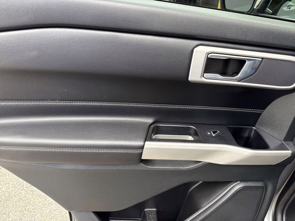 2022 Gray Metallic Ford Explorer XLT 4X4 SUV