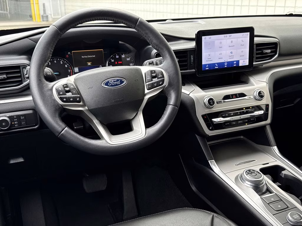 2022 Gray Metallic Ford Explorer XLT 4X4 SUV