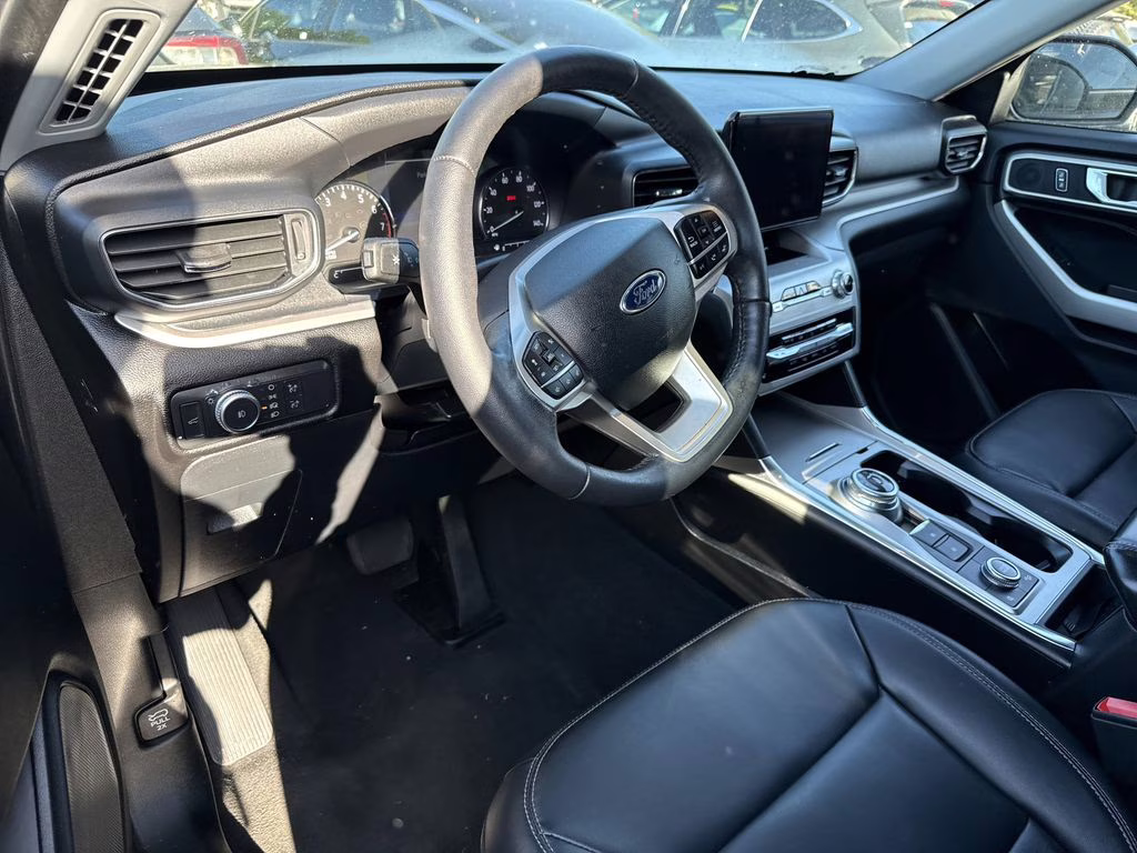 2022 Gray Metallic Ford Explorer XLT 4X4 SUV