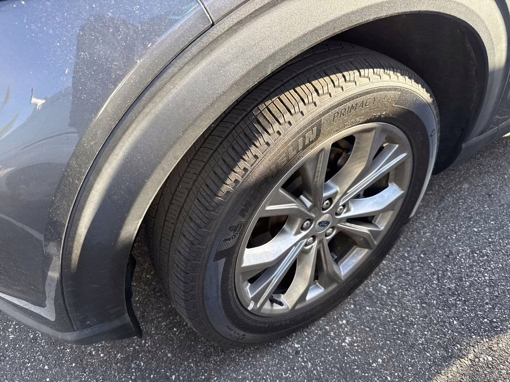 2022 Gray Metallic Ford Explorer XLT 4X4 SUV