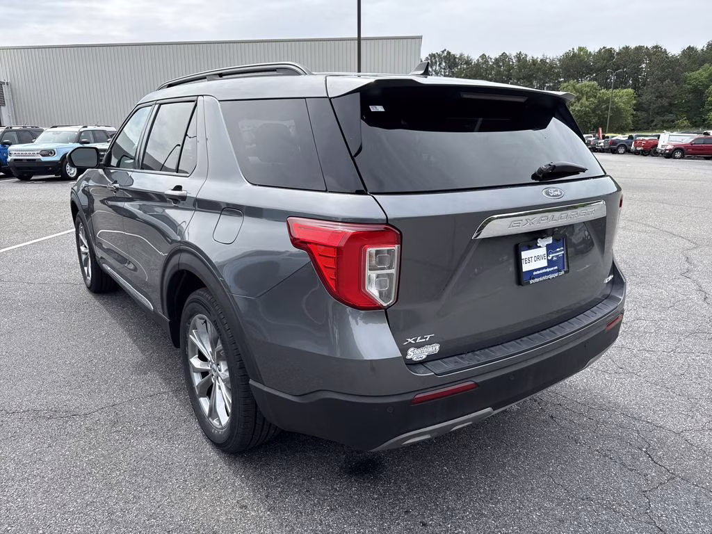 2022 Gray Metallic Ford Explorer XLT 4X4 SUV