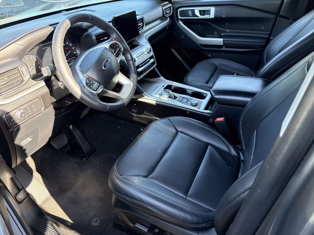 2022 Gray Metallic Ford Explorer XLT 4X4 SUV