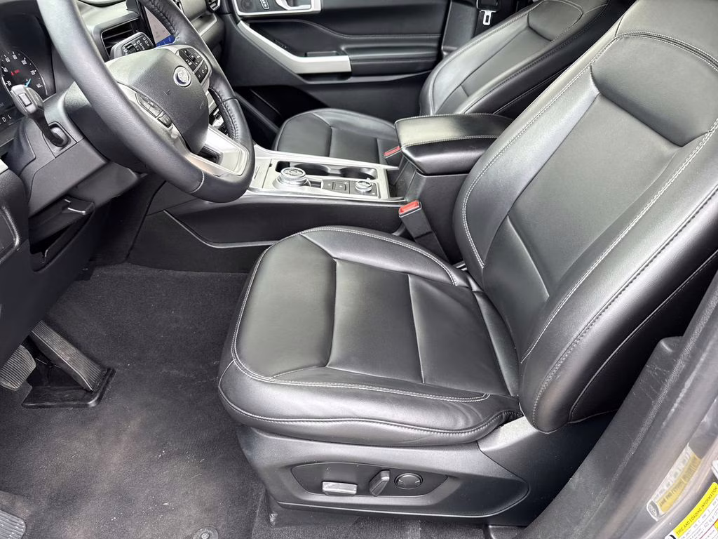 2022 Gray Metallic Ford Explorer XLT 4X4 SUV