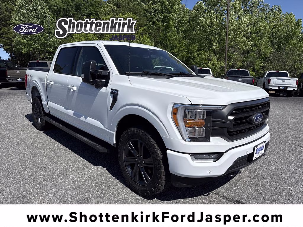 2023 Oxford White Ford F-150 XLT 4X4 Truck