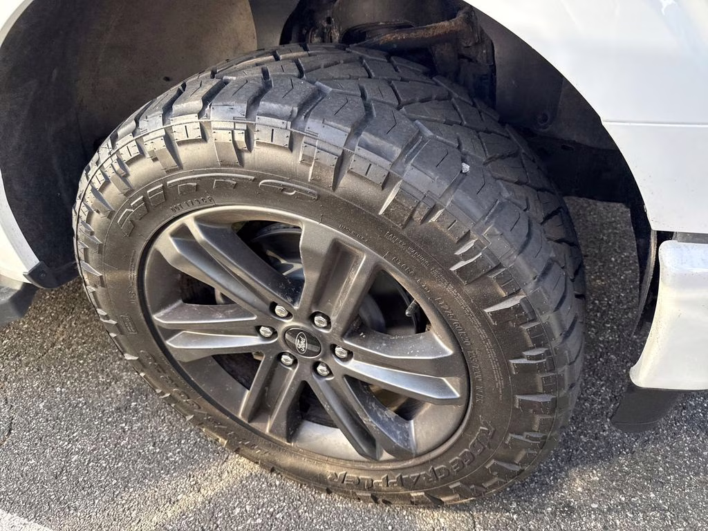 2023 Oxford White Ford F-150 XLT 4X4 Truck