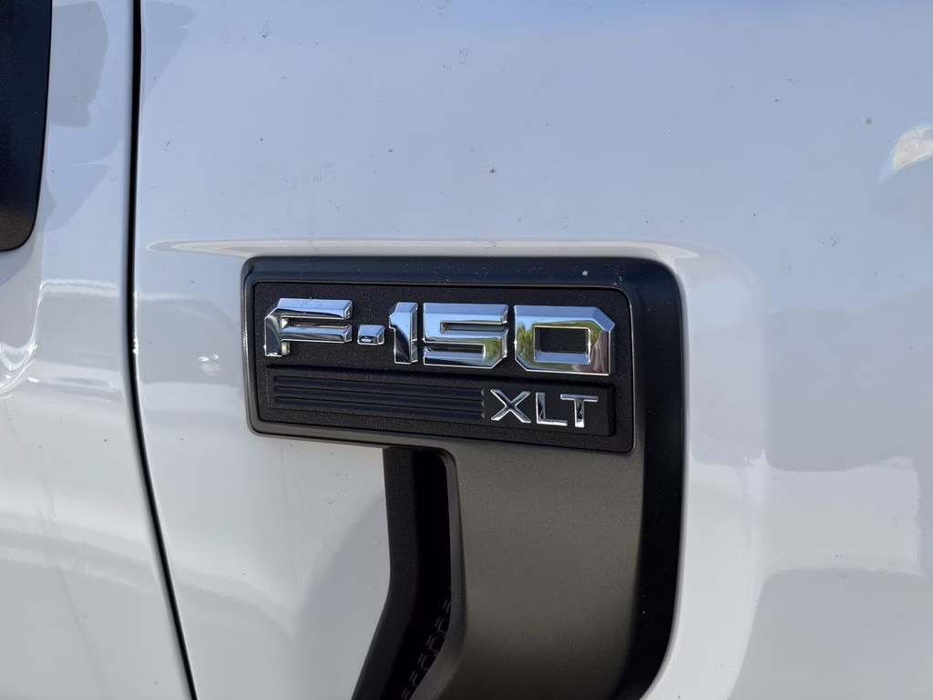 2023 Oxford White Ford F-150 XLT 4X4 Truck