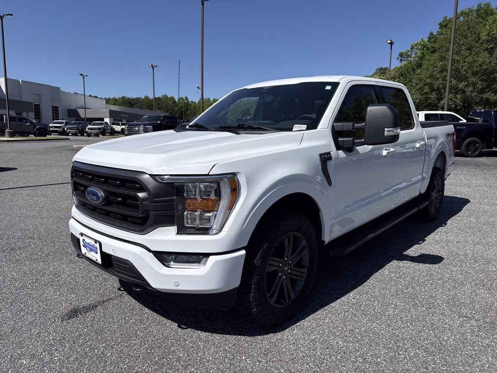2023 Oxford White Ford F-150 XLT 4X4 Truck