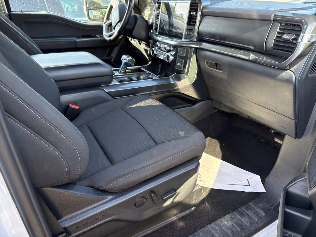 2023 Oxford White Ford F-150 XLT 4X4 Truck