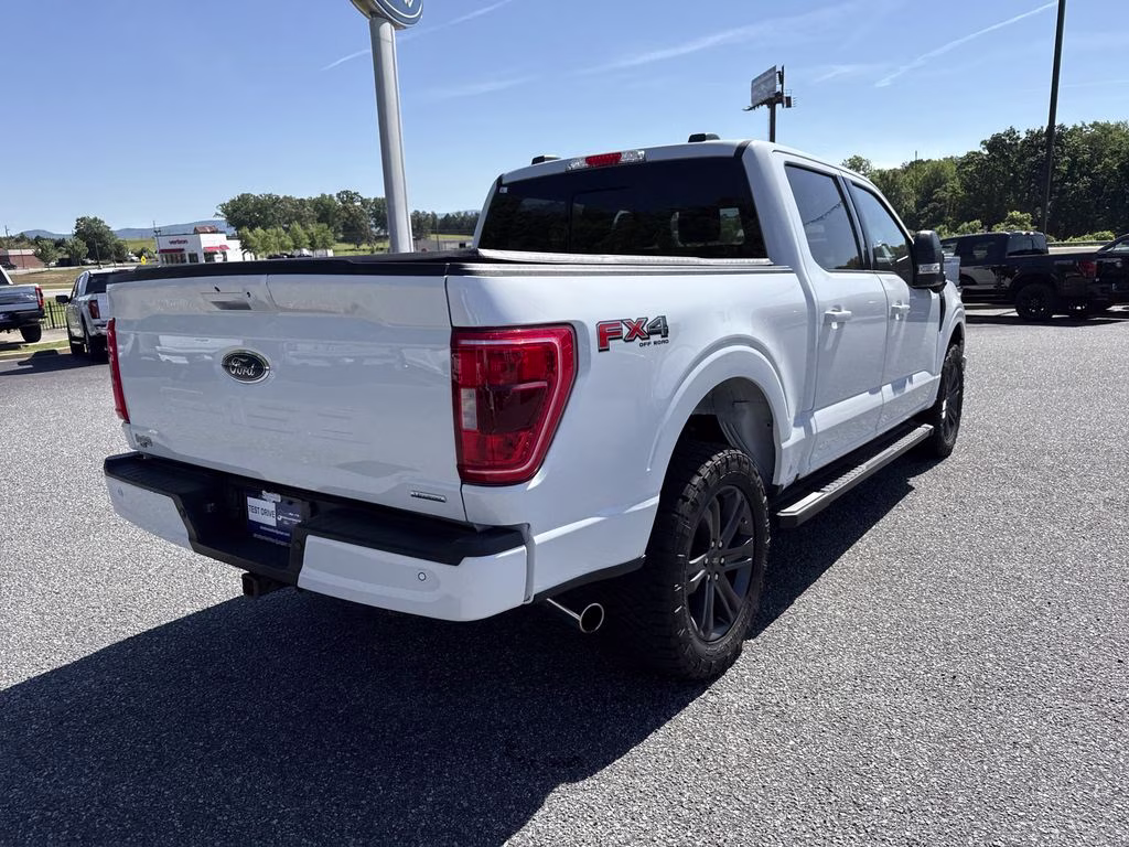 2023 Oxford White Ford F-150 XLT 4X4 Truck